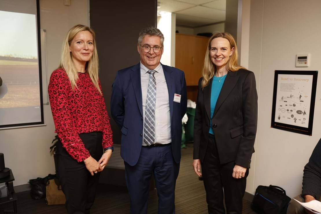 Seqirus Associate Drector Medical Affairs, Claire Morgan, Faculty of Pain Medicine, Dean Mick Vagg and Seqirus Business Unit Director, Susan Snowball